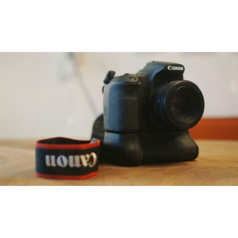 Canon 60D spiegelreflex camera met 2 lenzen en battery grip