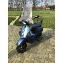 vespa sprint 4t 2v blauw (custom)