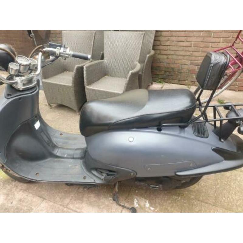 Benzyou Yiying scooter 25 km