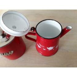 Theepot en voorraadbus