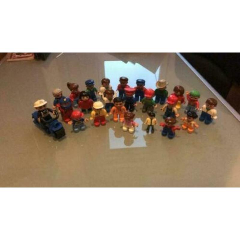 Playmobil poppetjes 24 stuks