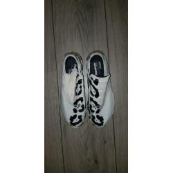 Hippe witte reebok sneakers met luipaardprint maat 37