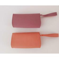 Jan Taminiau voor KLM tas toilettas bag clutch roze violet
