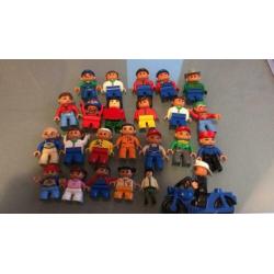 Playmobil poppetjes 24 stuks