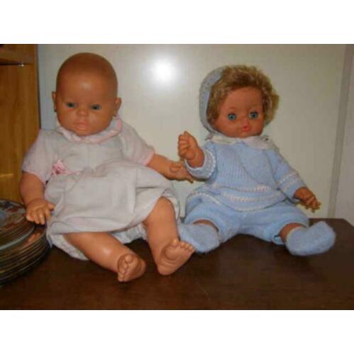 Twee baby poppen (A19 1967)