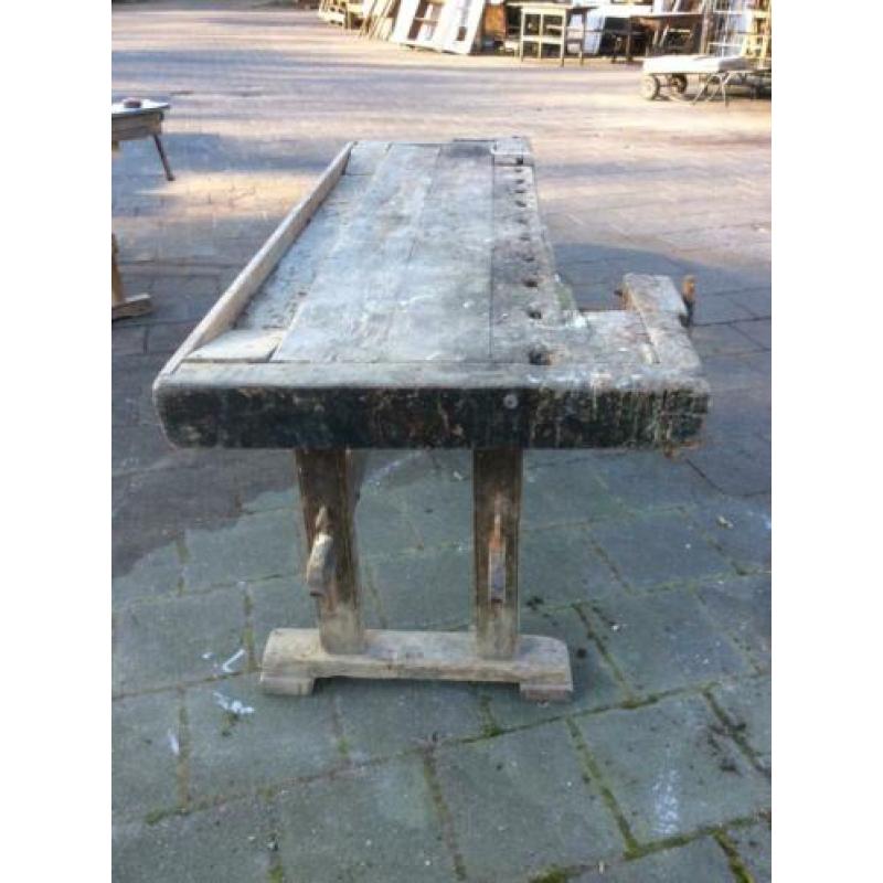Oude werkbank