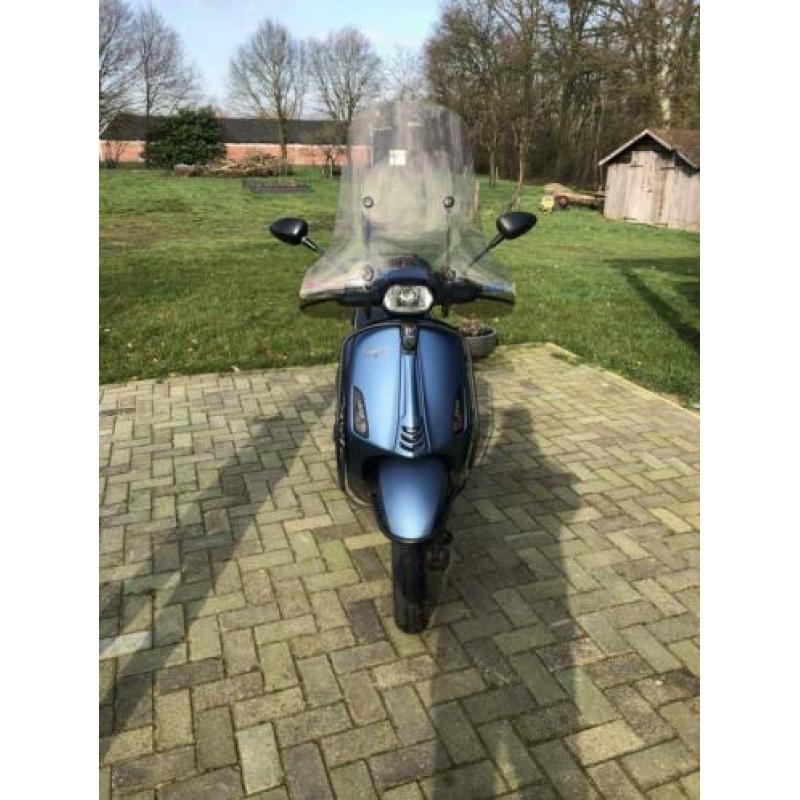 vespa sprint 4t 2v blauw (custom)