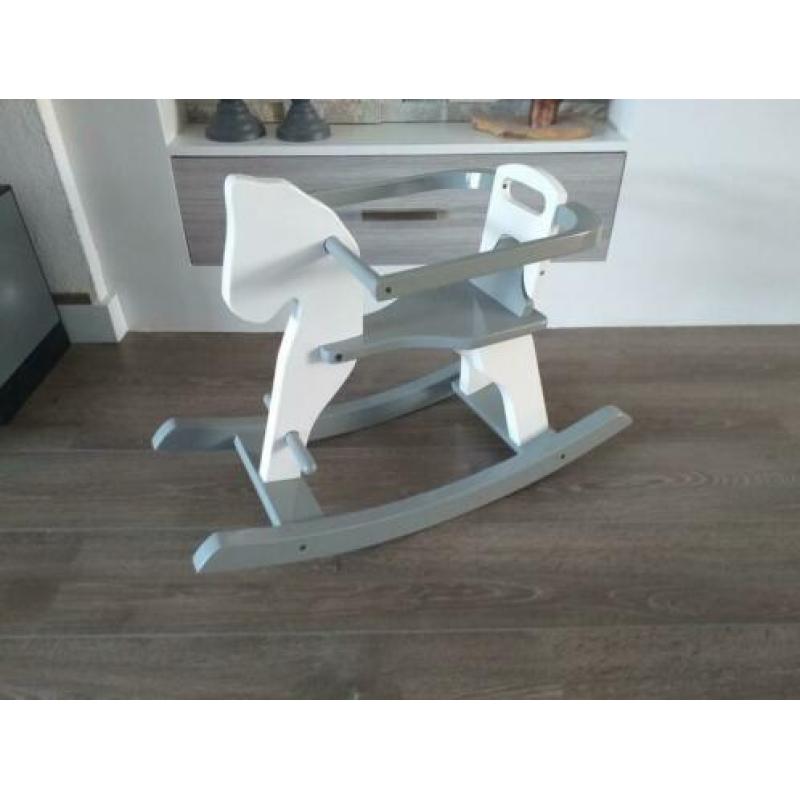 Pintoy houten hobbelpaard.