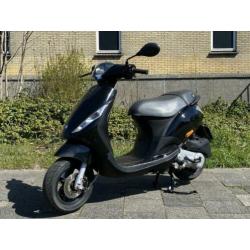 Piaggio Zip brom 4T 2015 11500km zwart