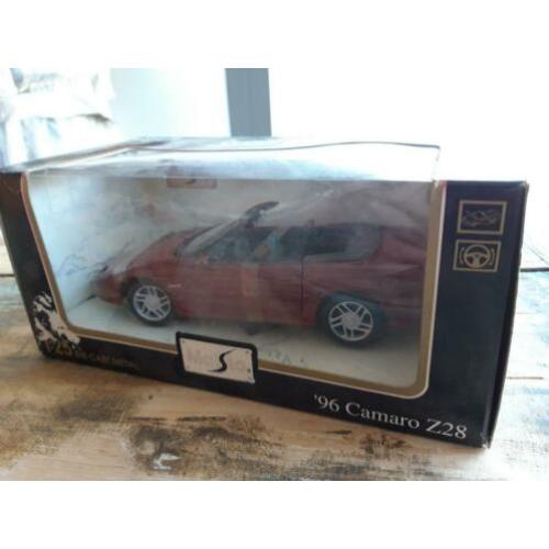 Chevrolet Camaro Z28 1996 Maisto 1:24 nieuw doos origineel