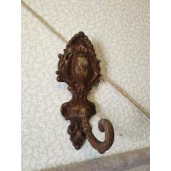 Gietijzeren barok muur haak ornament