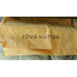 Louis vouitton sjaal ,doos en bag aanwezig