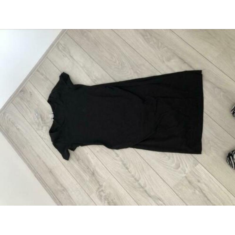Twee zwarte jurkjes van H&M Mama maat S