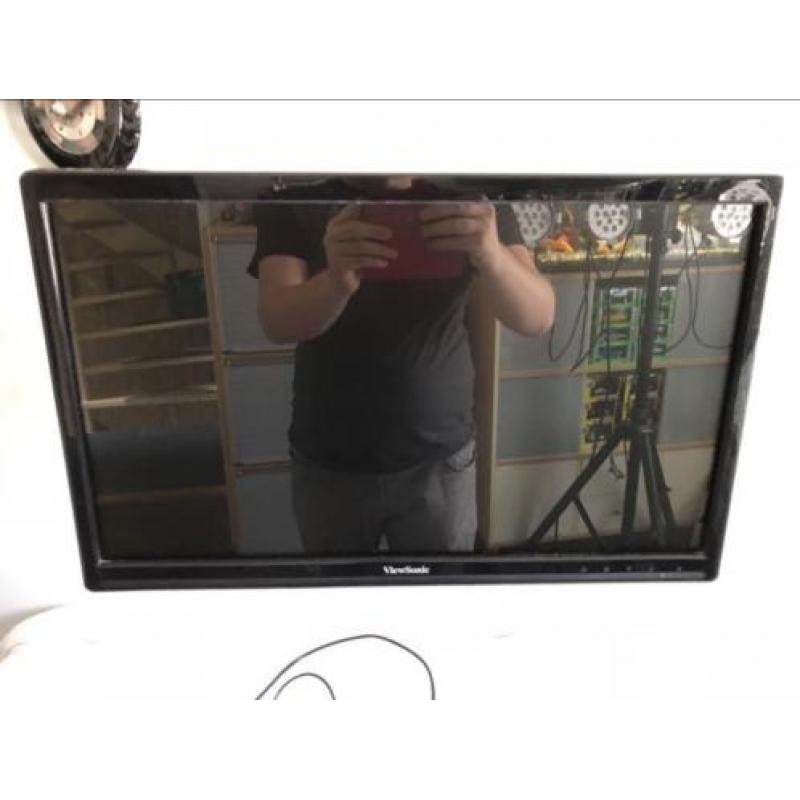 Viewsonic scherm 60 cm met muurbeugel