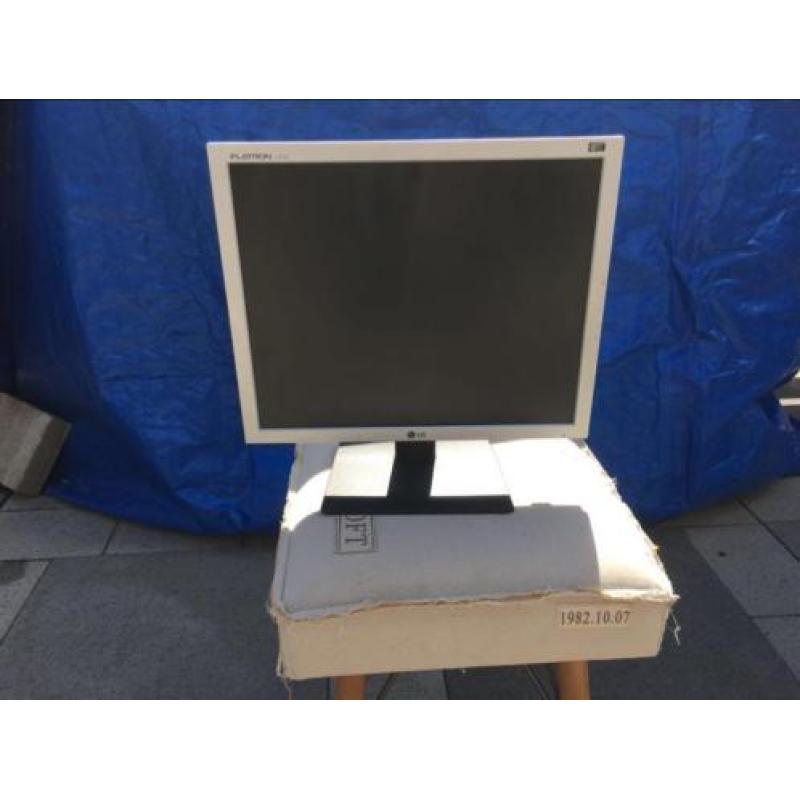 Beeldscherm 19 inch