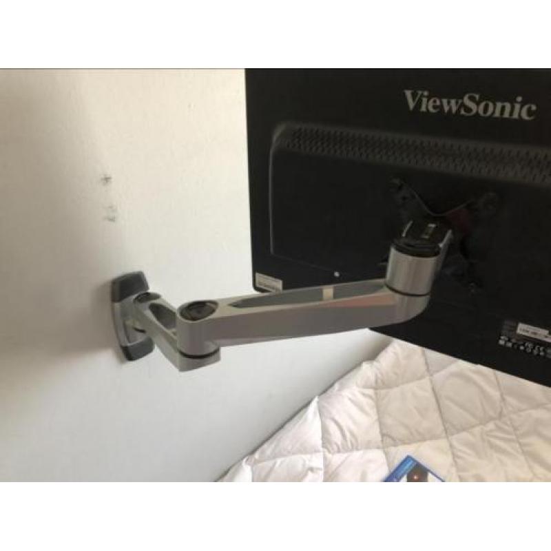 Viewsonic scherm 60 cm met muurbeugel