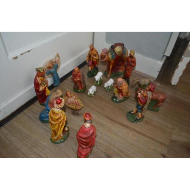 Kerststal poppetjes (zonder stal) OUD compleet Ik heb een h