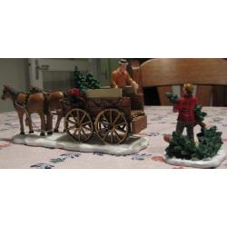 LEMAX koets: kar mer kerstbomen en 2 paarden ervoor