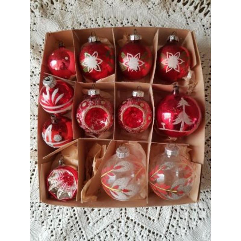 15 oude brocante antieke kerstballen in rood accenten