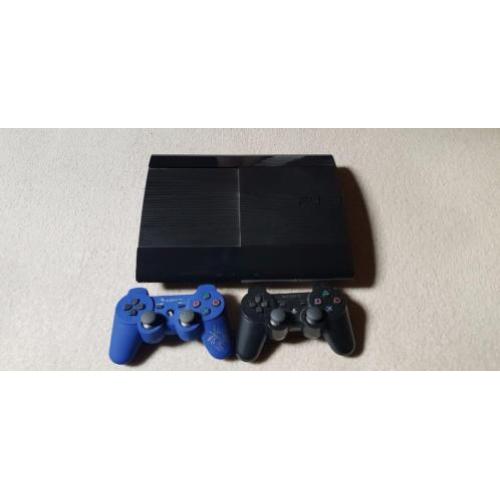 PS3 500gb 12 SPELLEN EN 34 SKYLANDERS TE KOOP