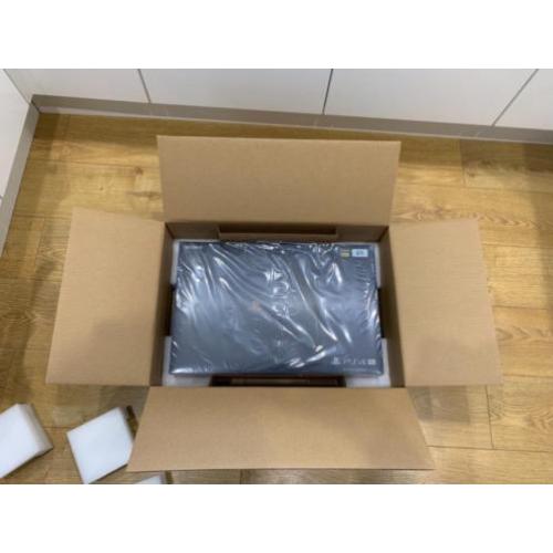ps4 pro 2tb 500 million nieuw in doos en gesealed