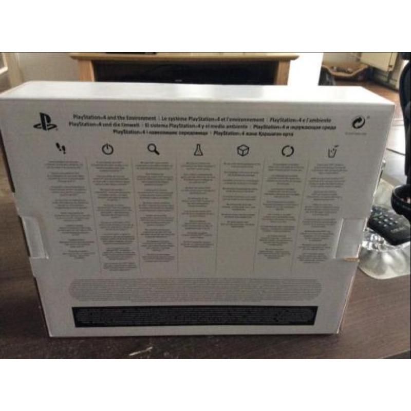 PlayStation 4 Slim 500GB nieuw in doos + 2 games