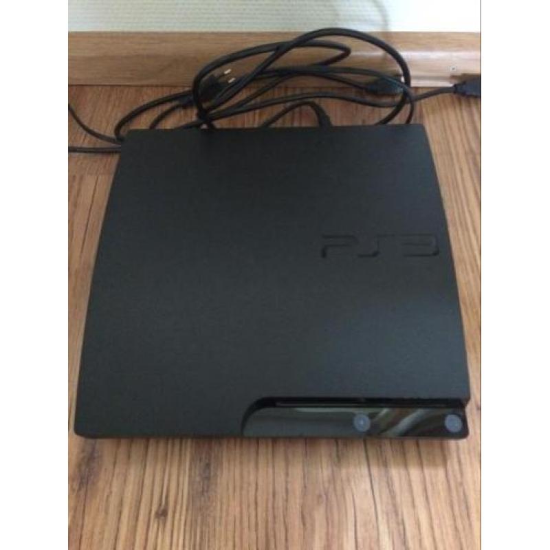 PlayStation 3 met 25 games en 3 controllers.
