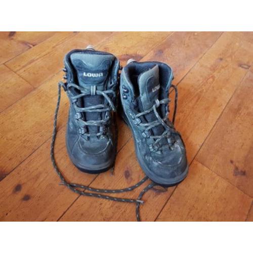 LOWA bergschoenen maat 34 -met de onverlsijtbare vibram zool