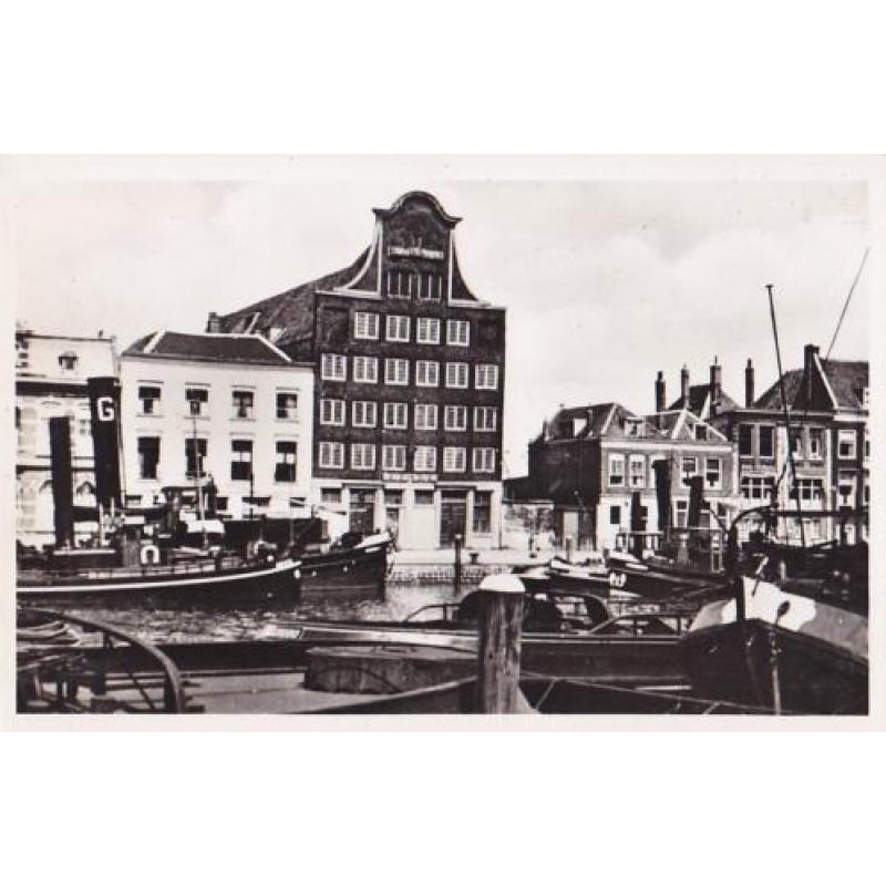 Dordrecht. 2 x. Schepen.