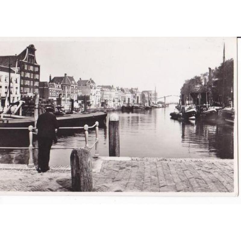 Dordrecht. 2 x. Schepen.